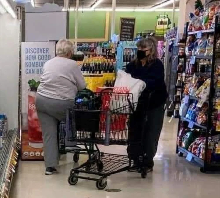 Review truyện tranh Hoàng đệ đừng nhấc đao Online